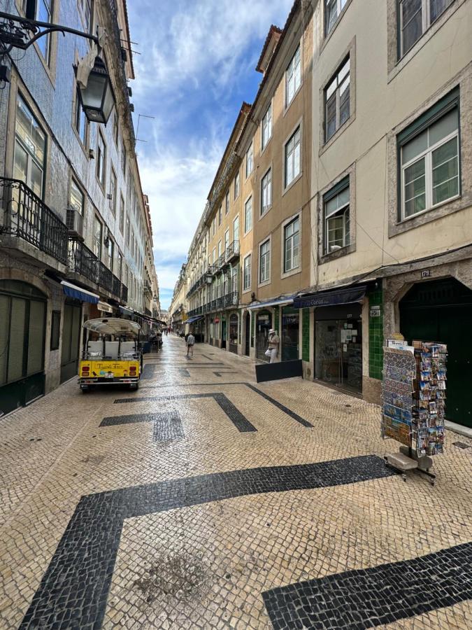 The Traditional Arts Memoir, Downtown Flat With Balcony And Comfort Lisbon Exterior photo